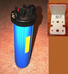 Big Blue 20″ Whole House Water Filter System (3/4″ Port) with Mounting Bracket