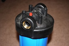 Big Blue 20″ Whole House Water Filter System (3/4″ Port) with Mounting Bracket
