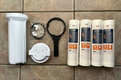 Geekpure Reverse Osmosis Filter Housing Plus 4- 2.5″ x 10″ Filters -1/4″ NPT