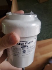 AmazonBasics Replacement GE MWF Refrigerator Water Filter – Premium Filtration