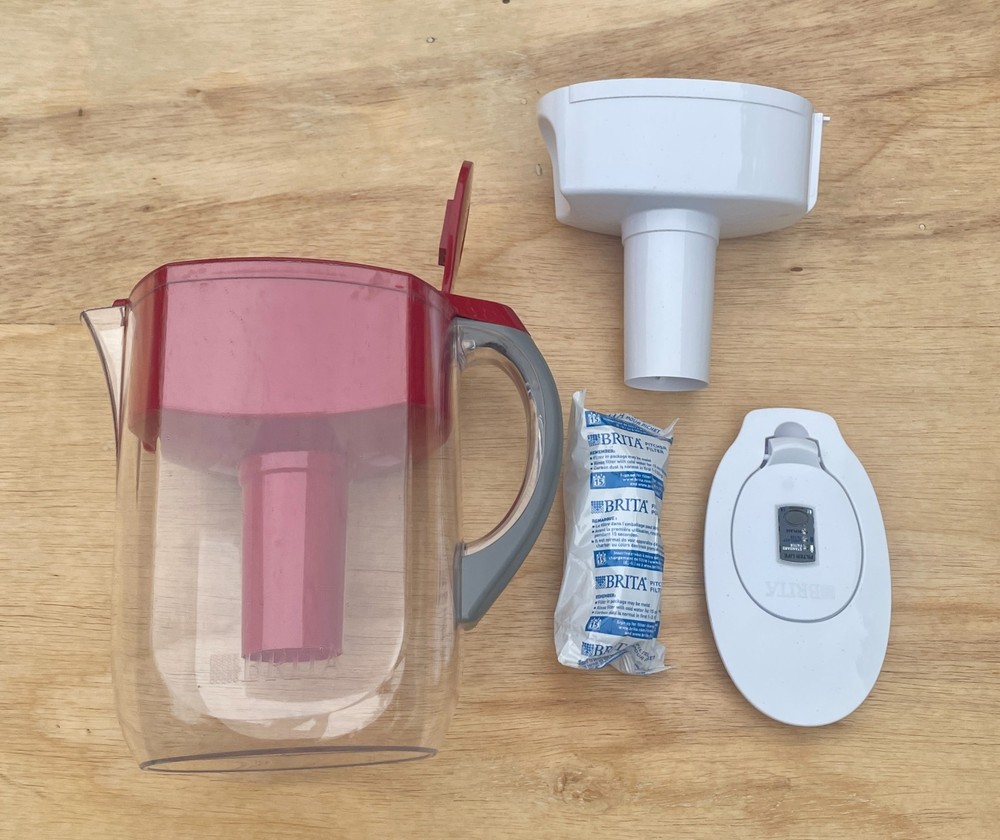 BRITA 6-Cup Metro Water Filter Pitcher Smart Light Indicator Red & White Filter